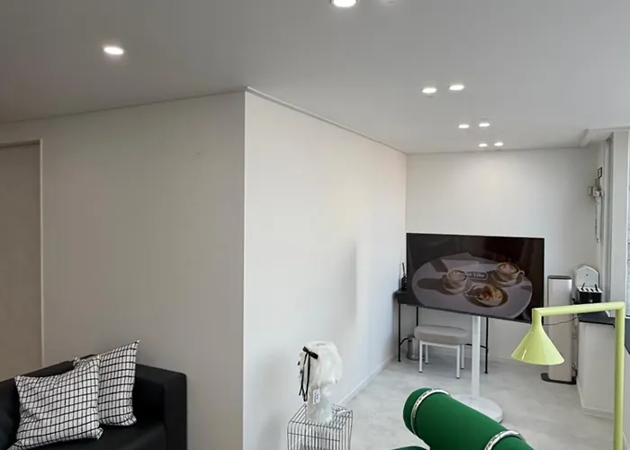 Harry 부산역 1분 이재모피자 옆 Hostel